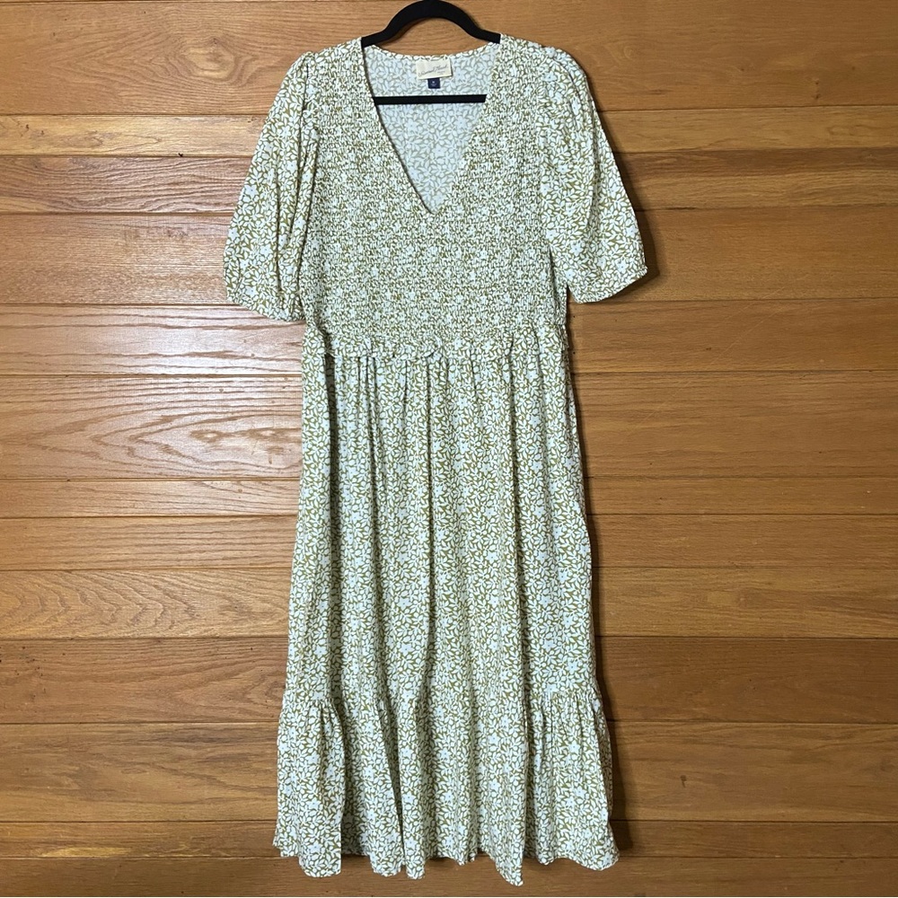 Universal Thread citron green and white floral smocked bodice puff sleeve dress - Picture 2 of 6
